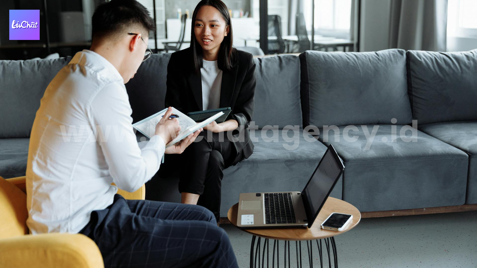 Helping Hosts Avoid Complacency as LivChat Agents