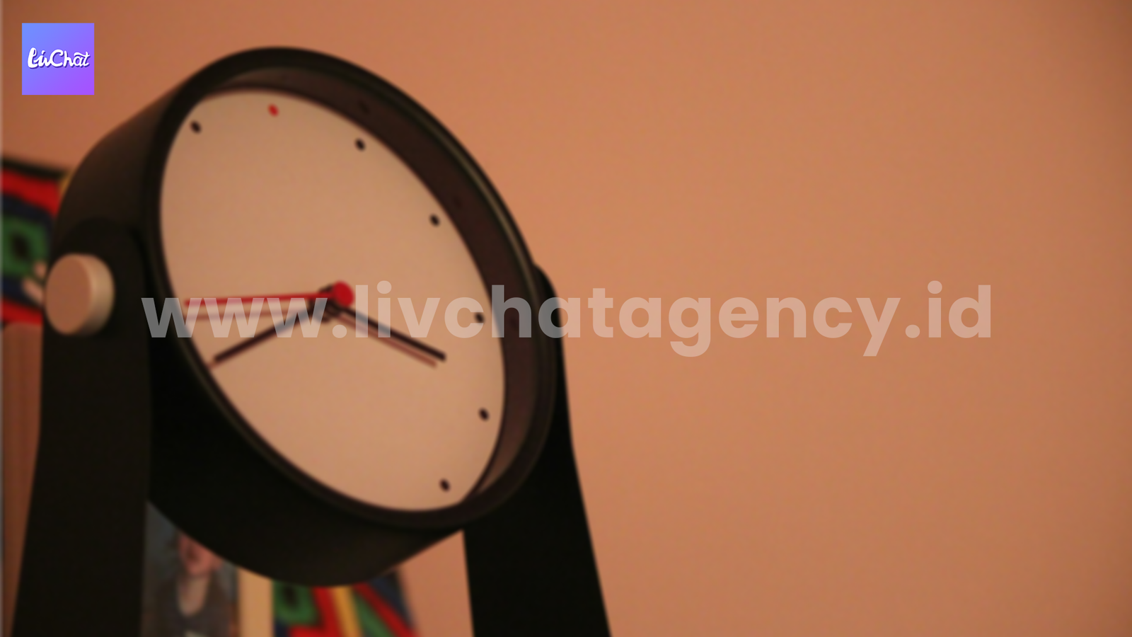 Is a Strict Schedule Necessary for LivChat Hosts?