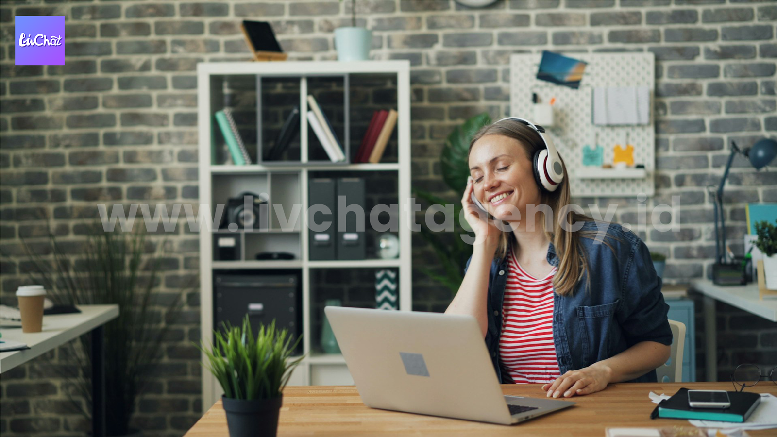 Why Spontaneity Can Be Good as LivChat Hosts